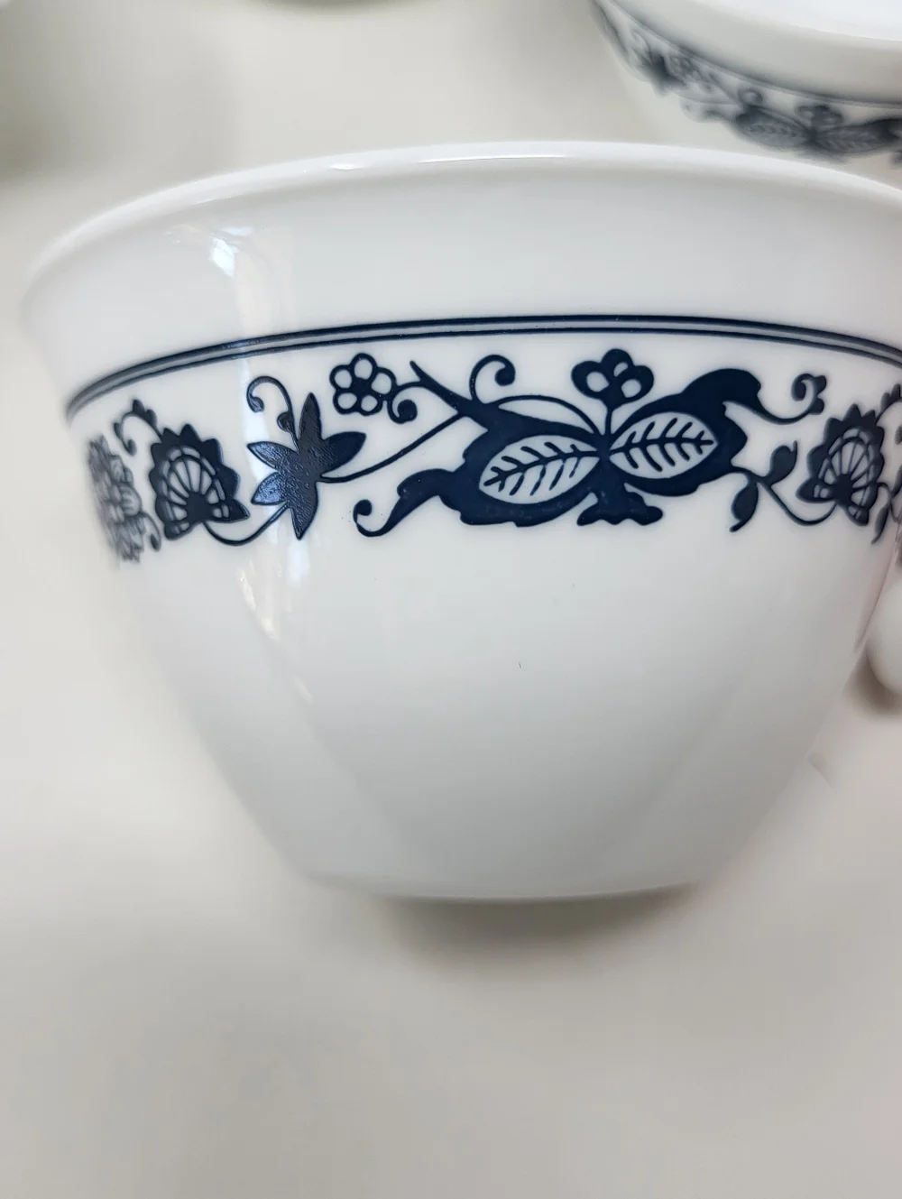 Corelle‎ Old Town Blue Onion Tea Cups Creamer Set of 4 Blue White Vintage